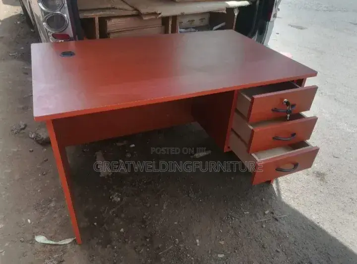 Lockable Office Desk With Drawers