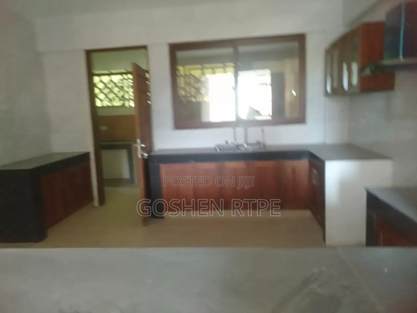 4bdrm Apartment in Kizingo for sale