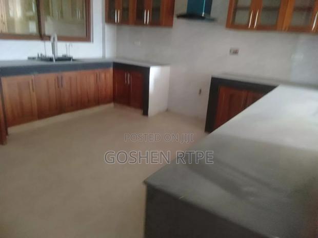 4bdrm Apartment in Kizingo for sale - thumbnail 8