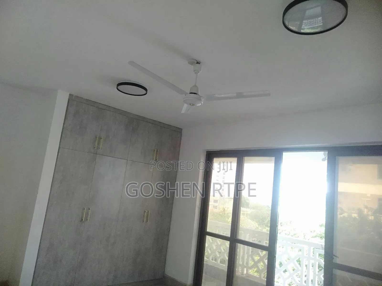 4bdrm Apartment in Kizingo for sale