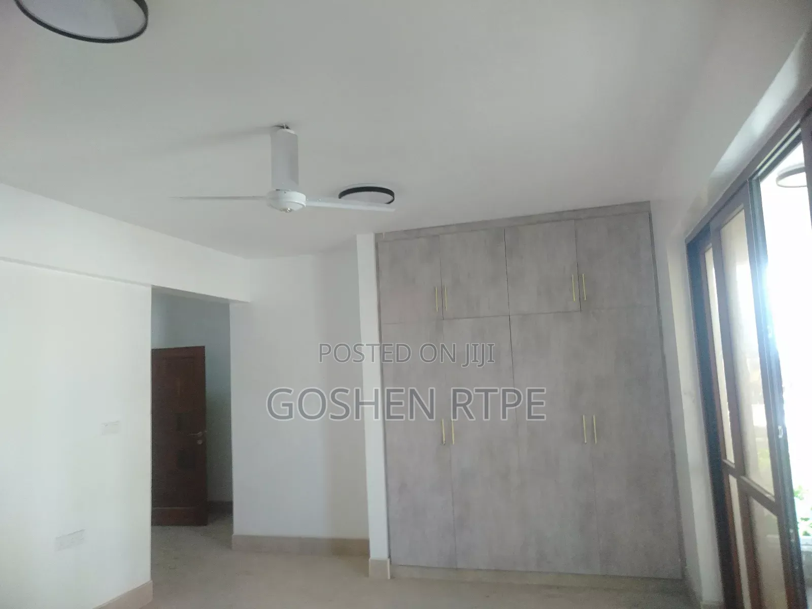 4bdrm Apartment in Kizingo for sale