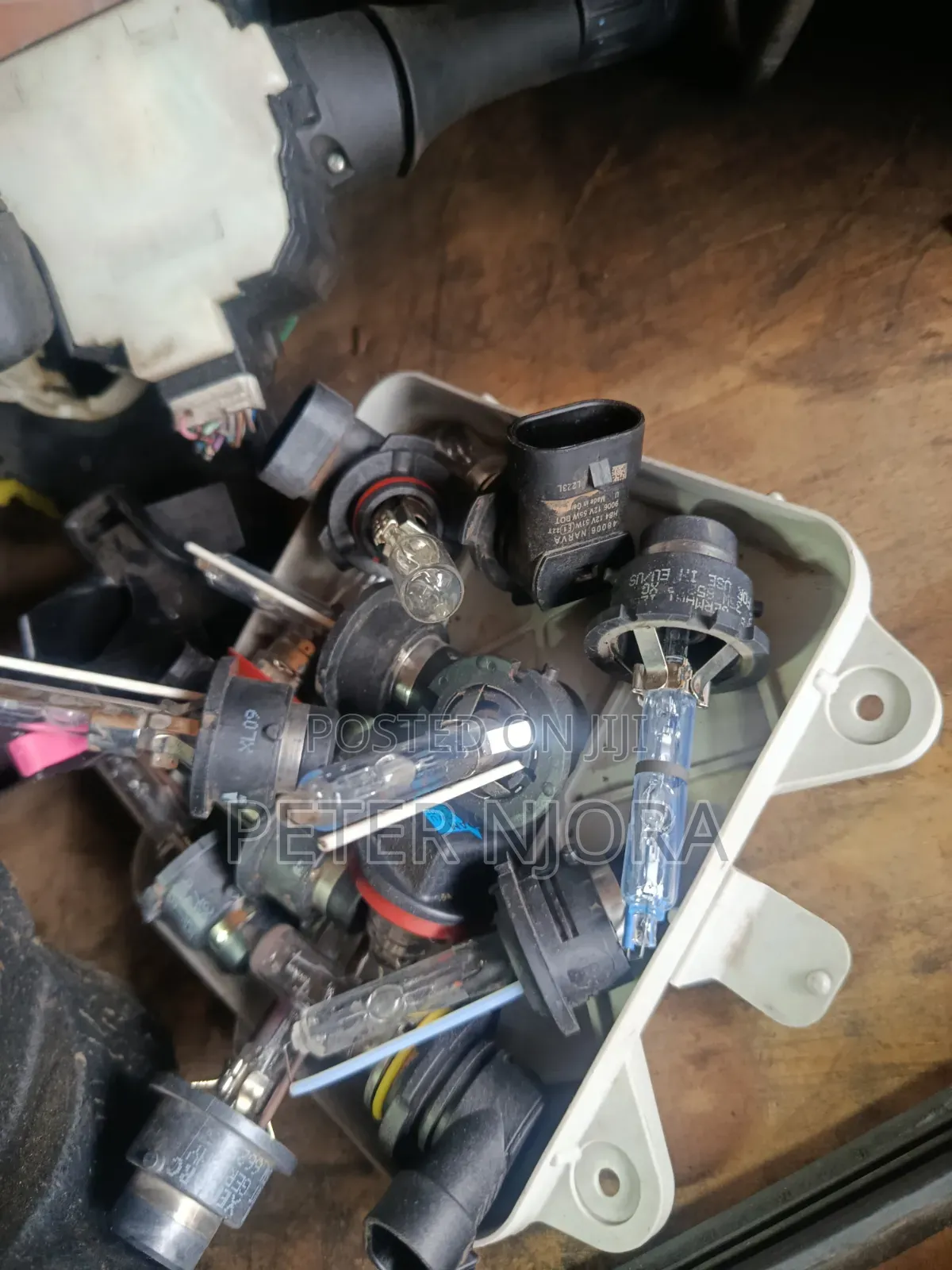Toyota Zenon Headlights Bulbs