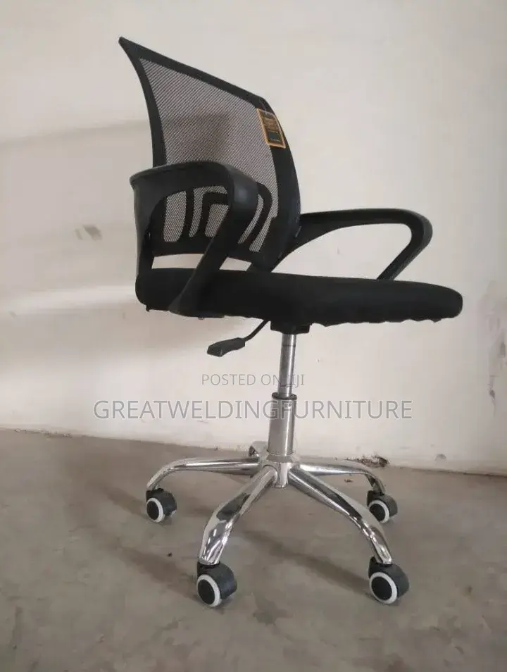 Black Adjustable Height Mesh Office Chair