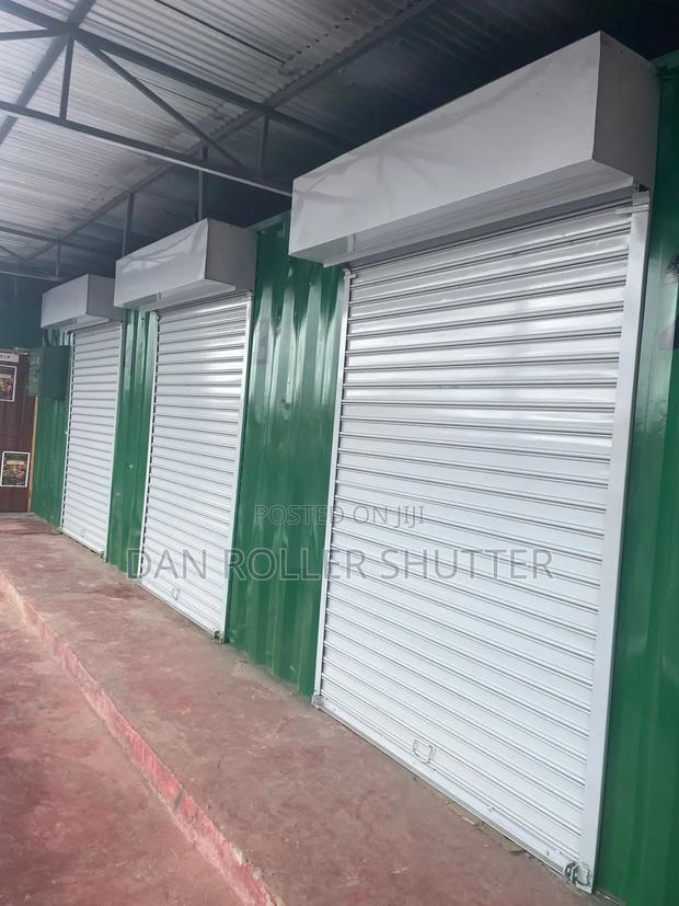 Compact Manual Roller Shutter - thumbnail 2
