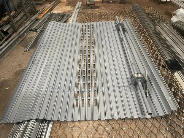 Manual Roller Shutter for Storage Units - thumbnail 2