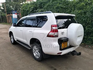Toyota Land Cruiser Prado 2011 White