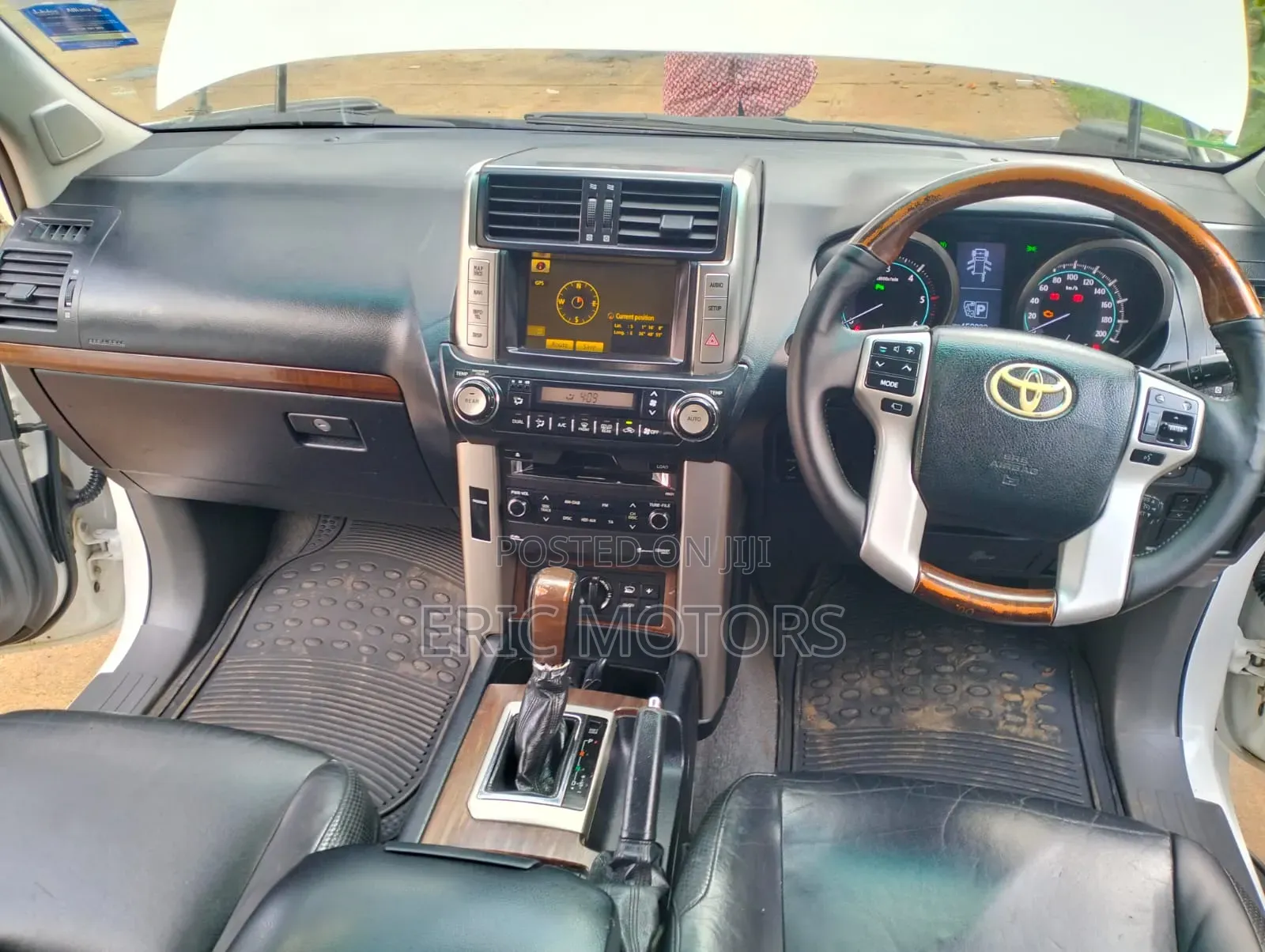 Toyota Land Cruiser Prado 2011 White