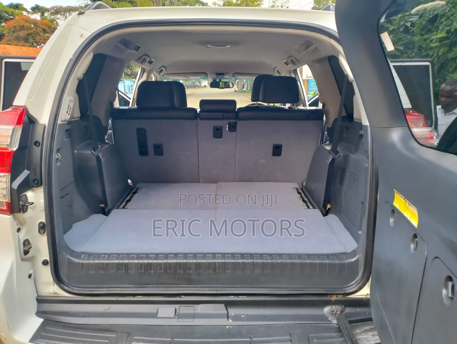 Toyota Land Cruiser Prado 2011 White