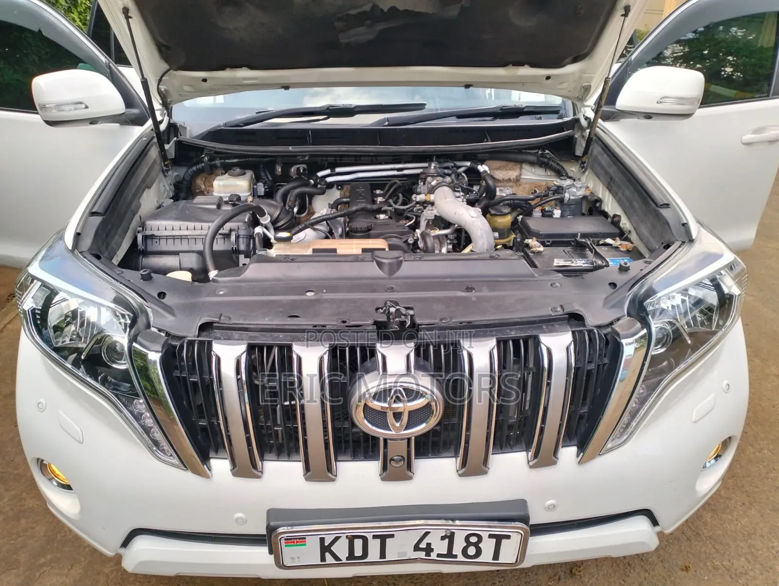 Toyota Land Cruiser Prado 2011 White