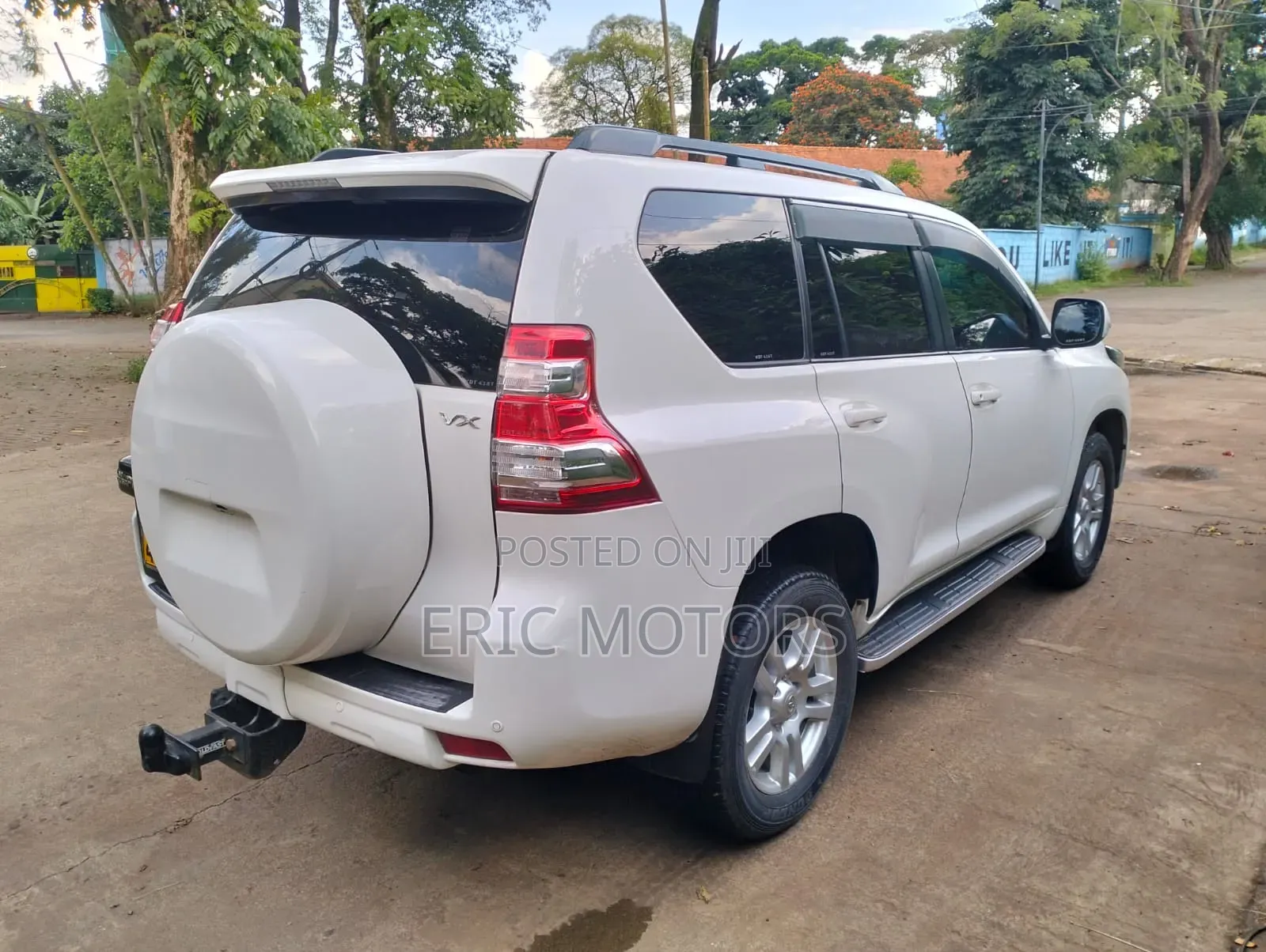 Toyota Land Cruiser Prado 2011 White