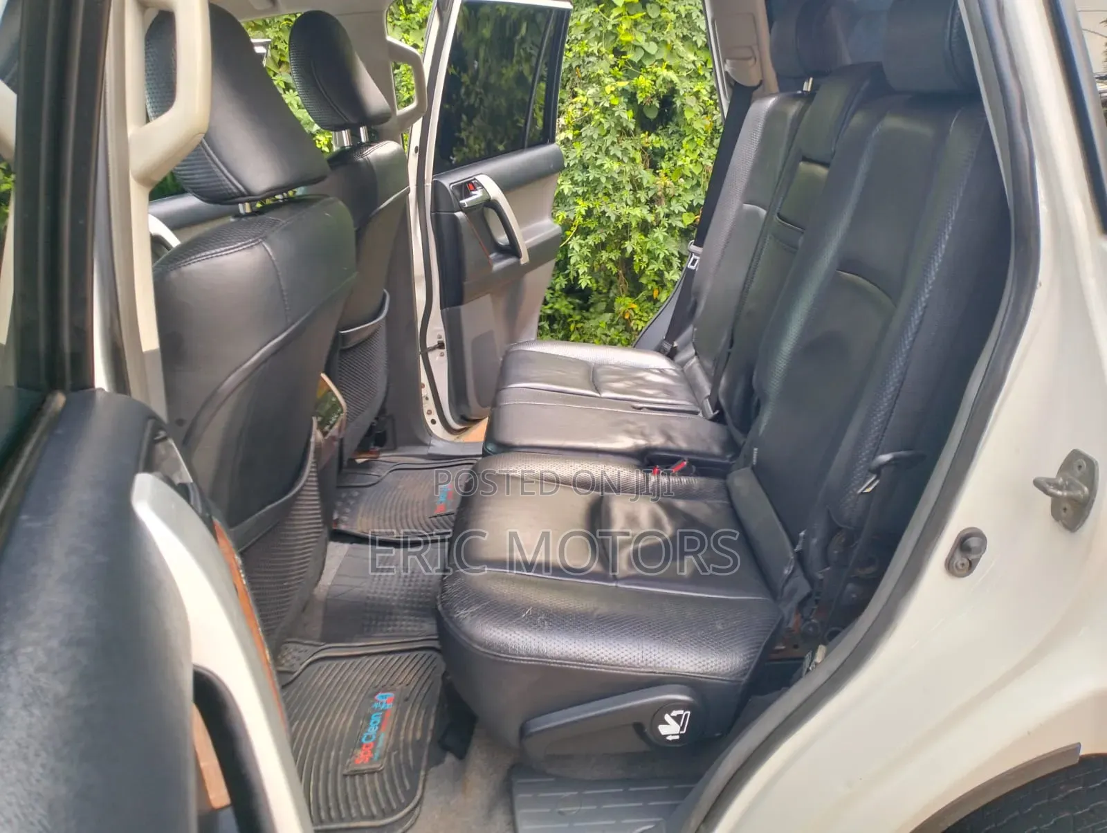 Toyota Land Cruiser Prado 2011 White