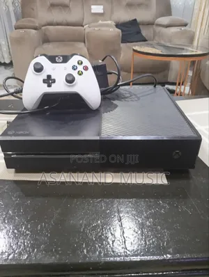 Used Xbox One With One Pad