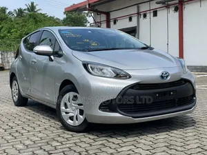 Toyota Aqua 2020 Silver