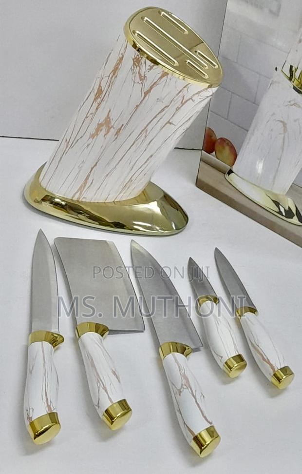 6pc Marble-Textured Handles and a Round Gold-Plated Stand Knife Set