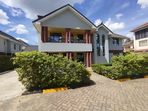5bdrm House in Thome Estate for rent