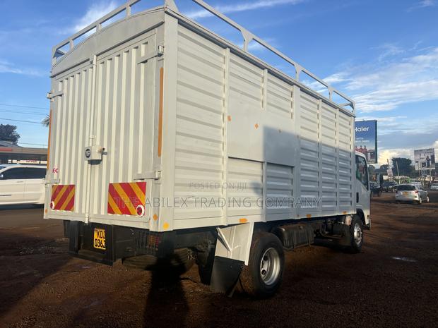 Isuzu NQR KDJ 2023 White - thumbnail 10
