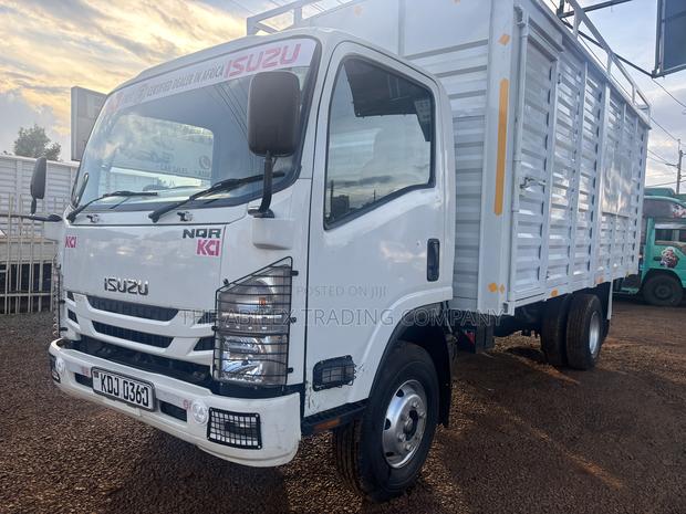 Isuzu NQR KDJ 2023 White - thumbnail 3