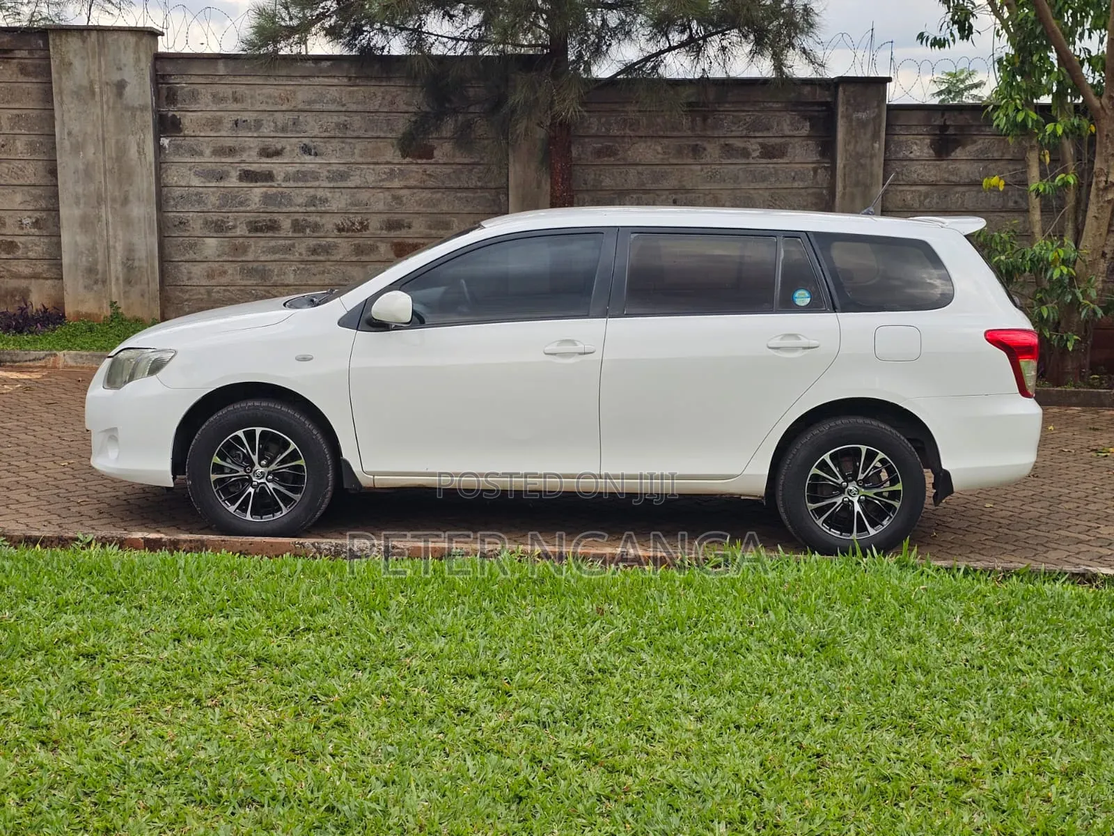 Toyota Corolla Fielder 1.5 Petrol FWD 2011 White