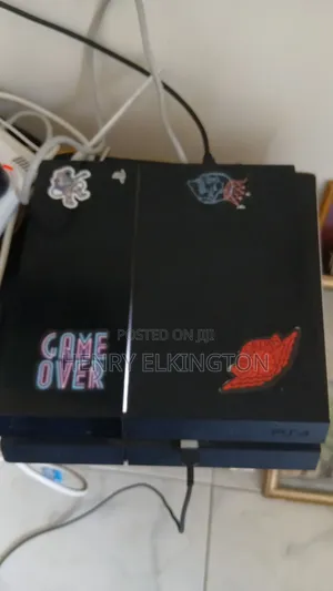 Clean Ps4 for Sale With 3 Pads