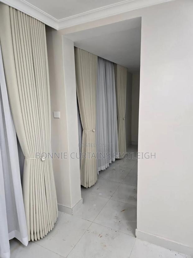 Curtains Rails and Hooks - thumbnail 2