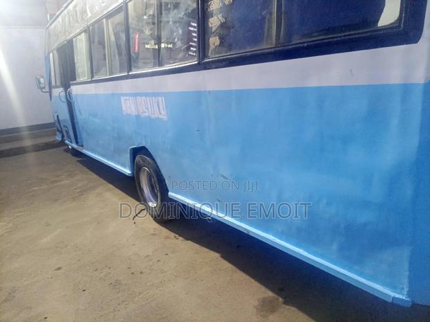 Isuzu NQR 2015 Blue - thumbnail 3
