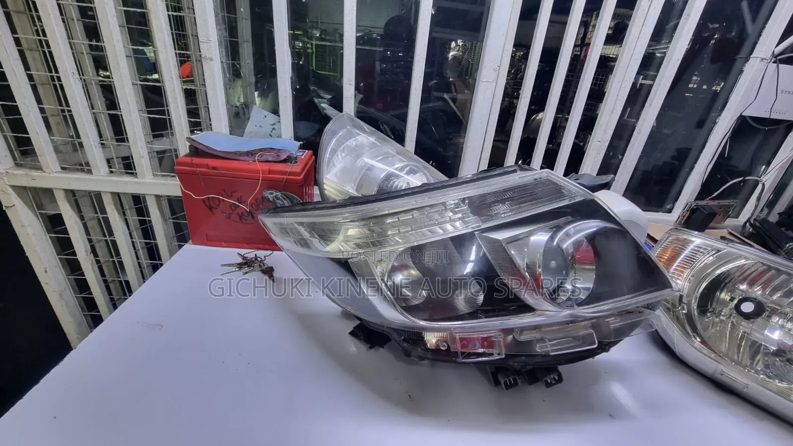 Headlight Noah 2014 (New Model)