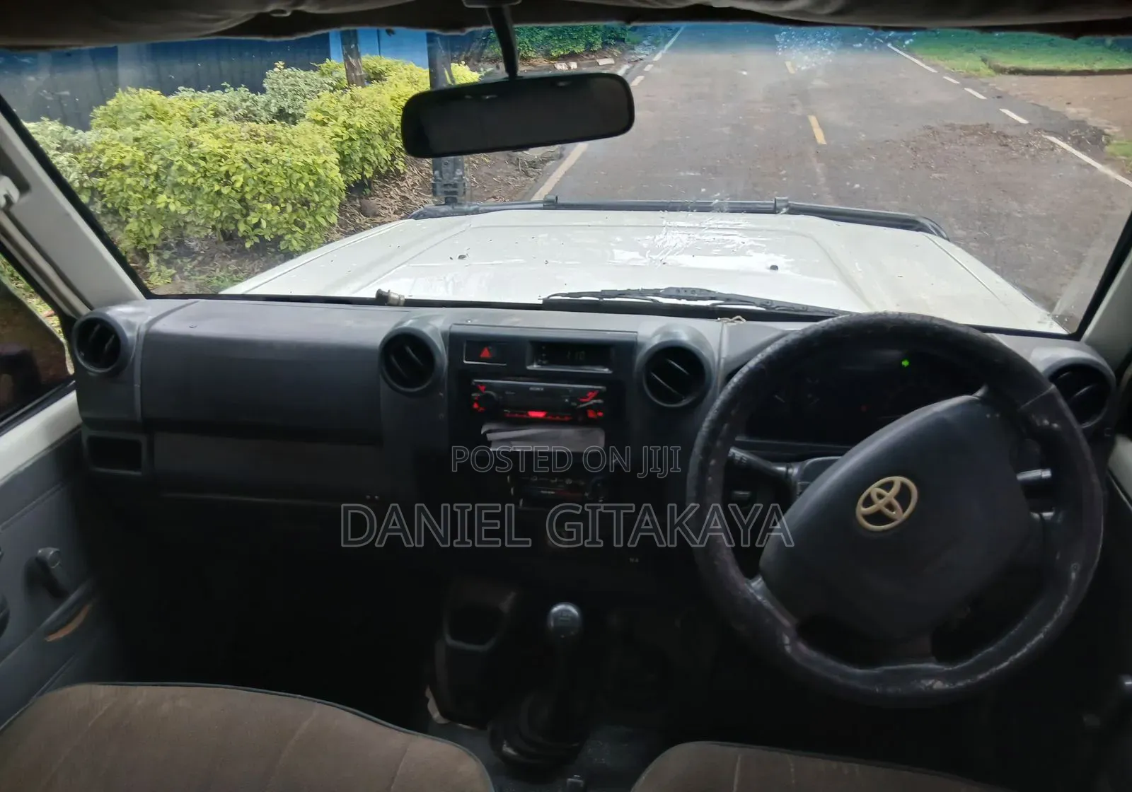 Toyota Grand HiAce 2011 White