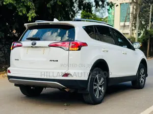 Toyota RAV4 2019 White
