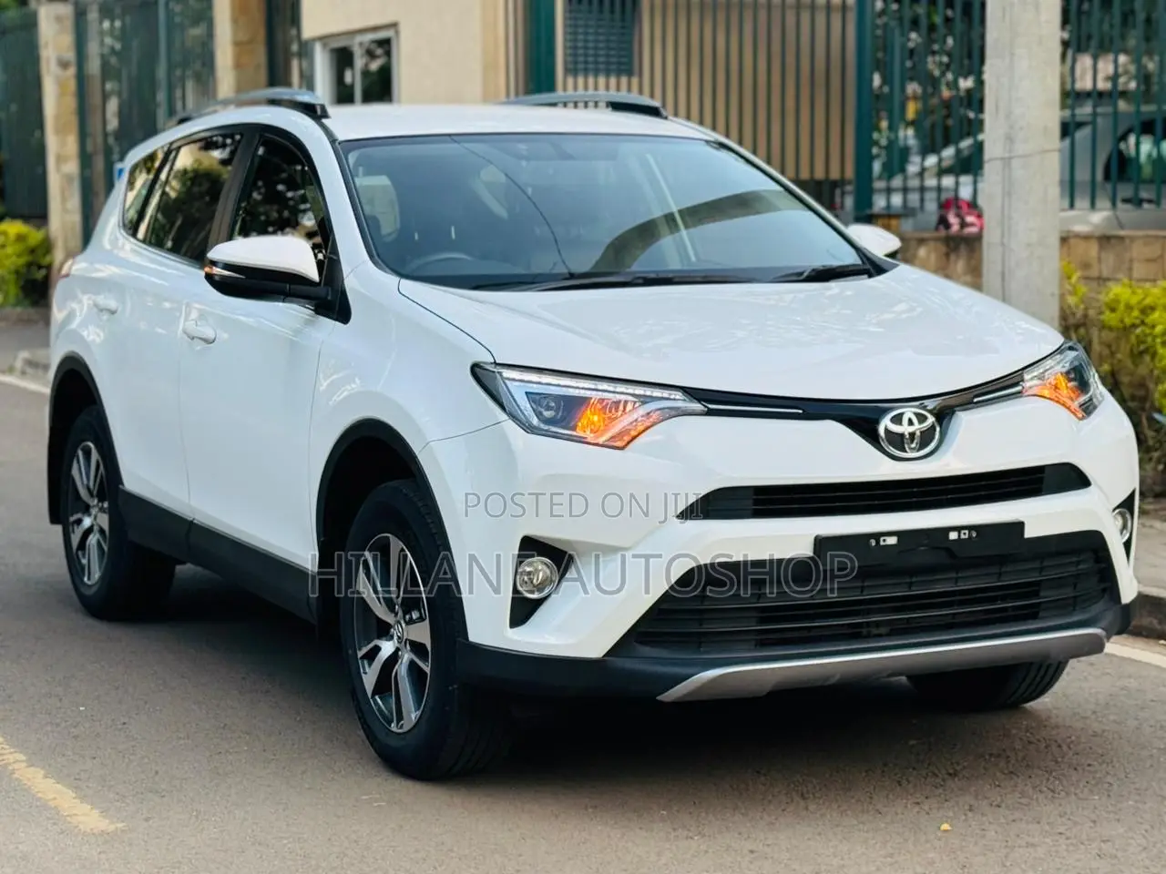 Toyota RAV4 2019 White