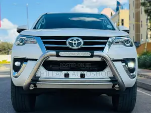 Toyota Fortuner 2019 White