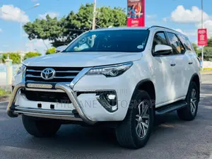 Toyota Fortuner 2019 White