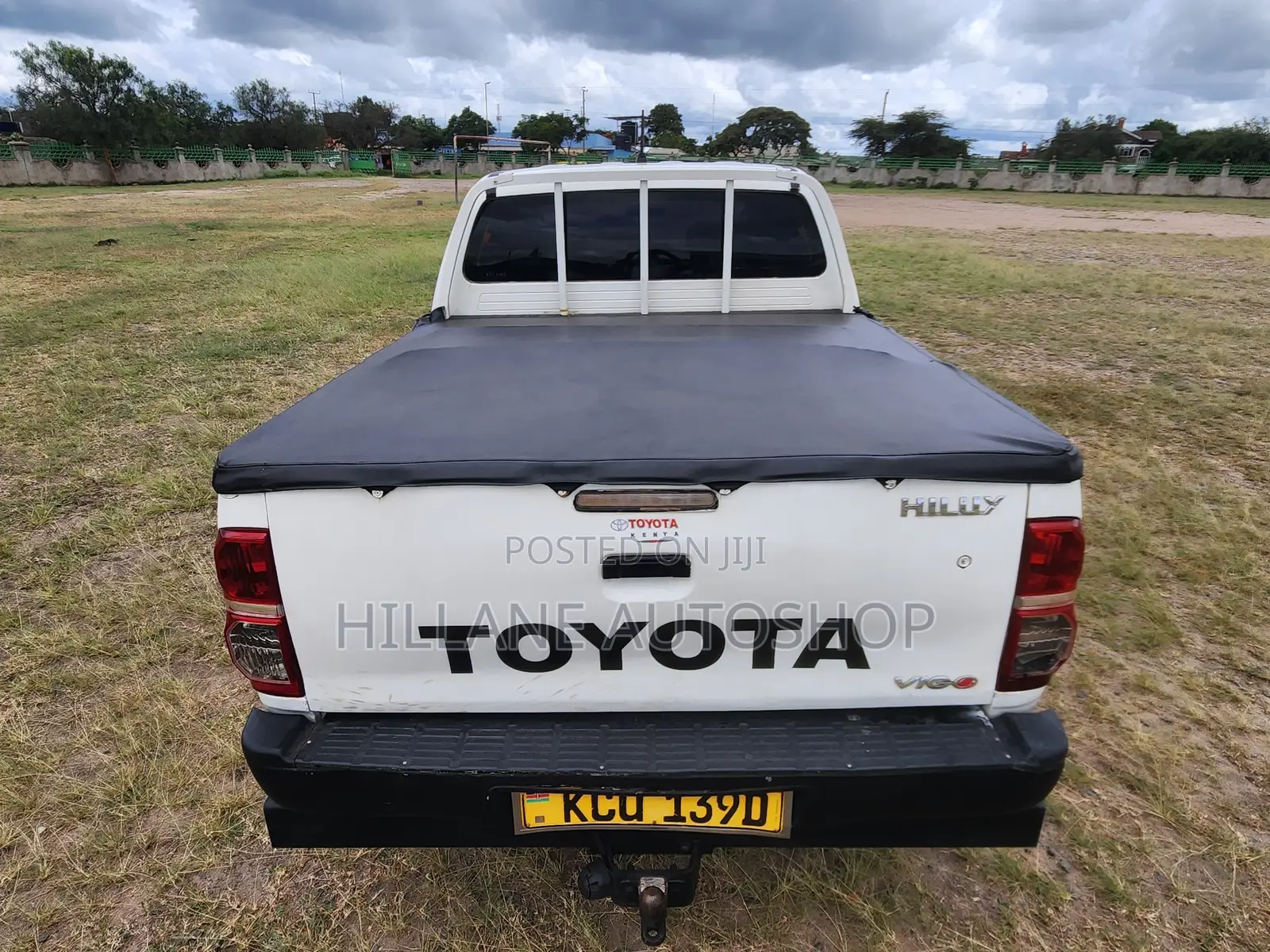 Toyota Hilux 2012 White