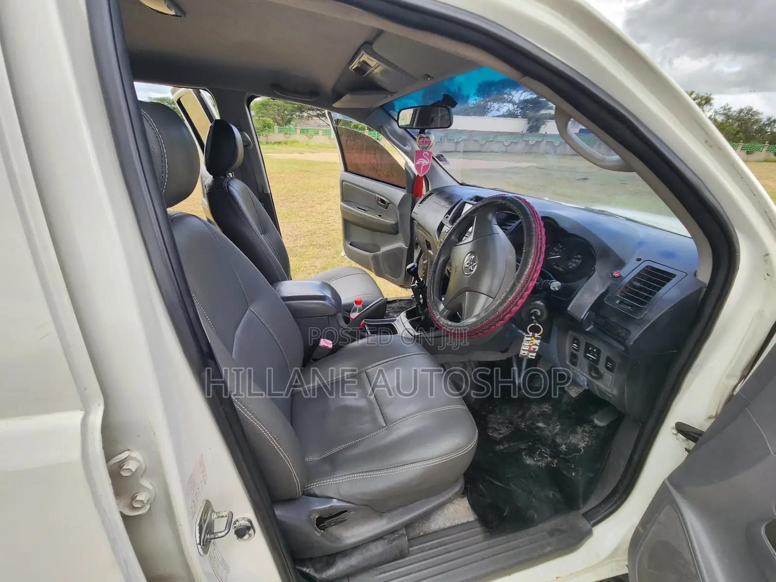 Toyota Hilux 2012 White