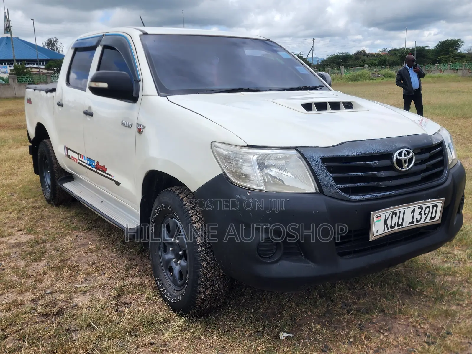 Toyota Hilux 2012 White