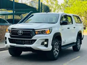Toyota Hilux 2018 White