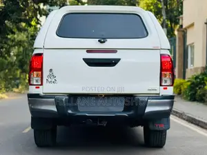 Toyota Hilux 2018 White