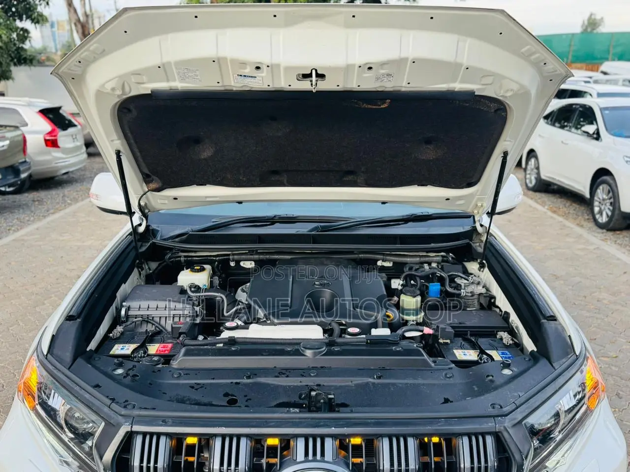 Toyota Land Cruiser Prado 2018 White