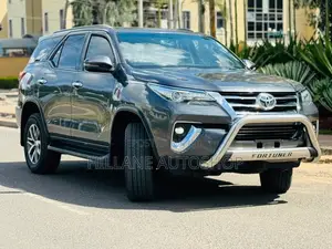 Toyota Fortuner 2019 Gray