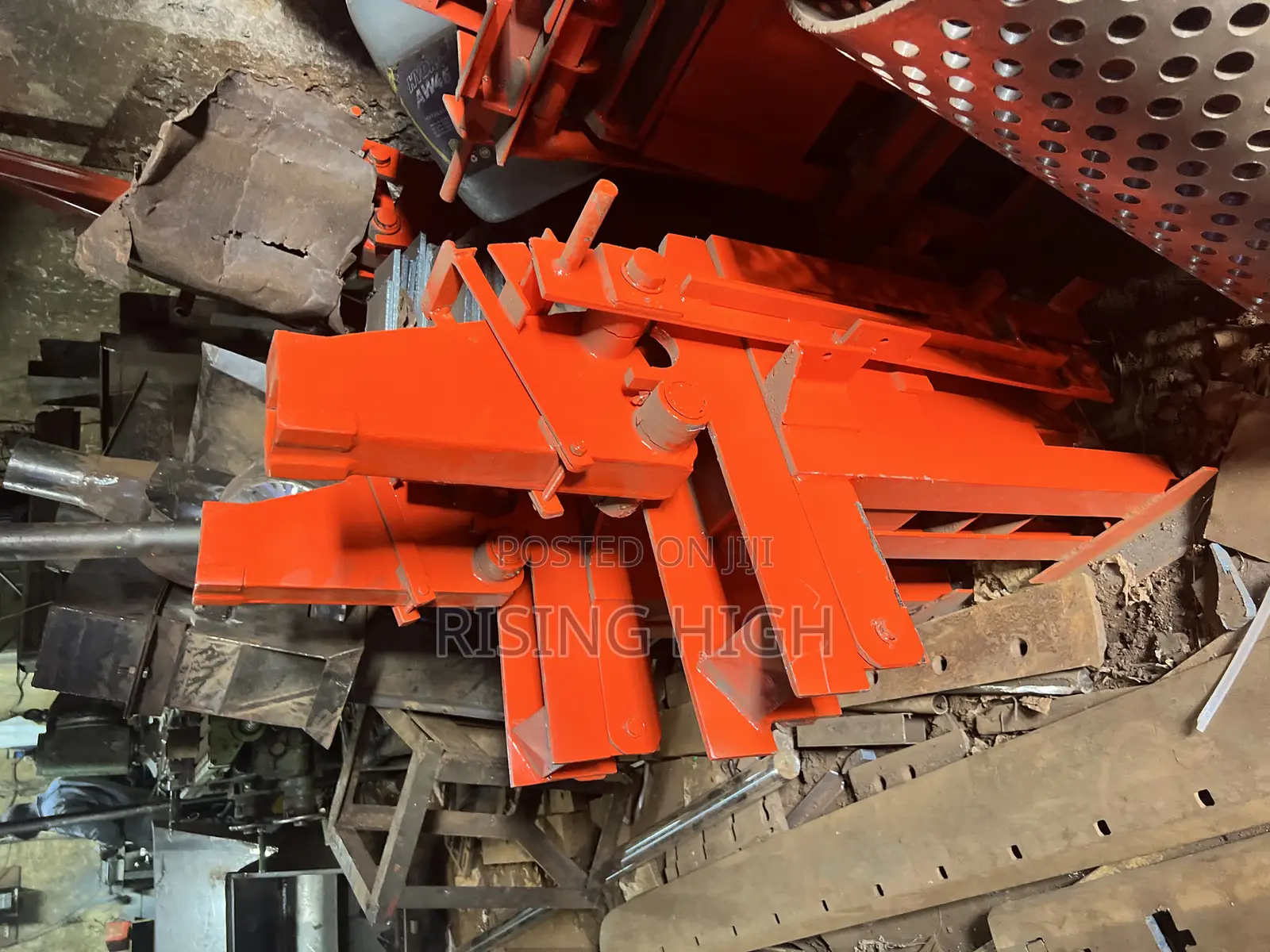 Makiga Interlocking Machines