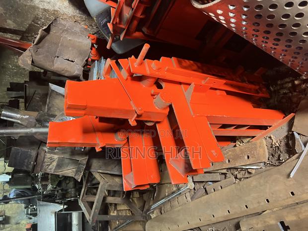 Makiga Interlocking Machines - main view