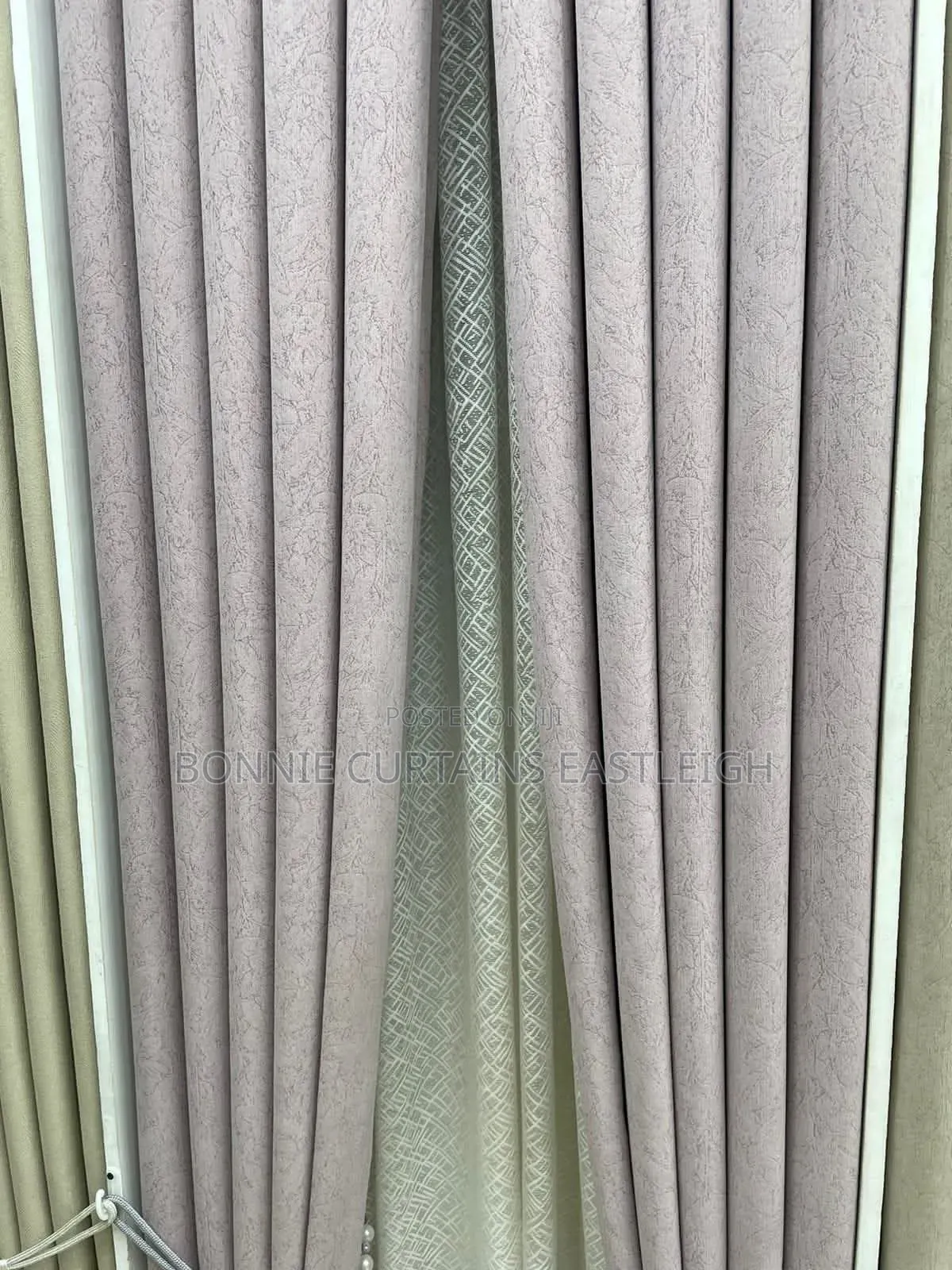 Curtains for Rings