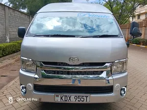 Toyota HiAce 2017 Silver