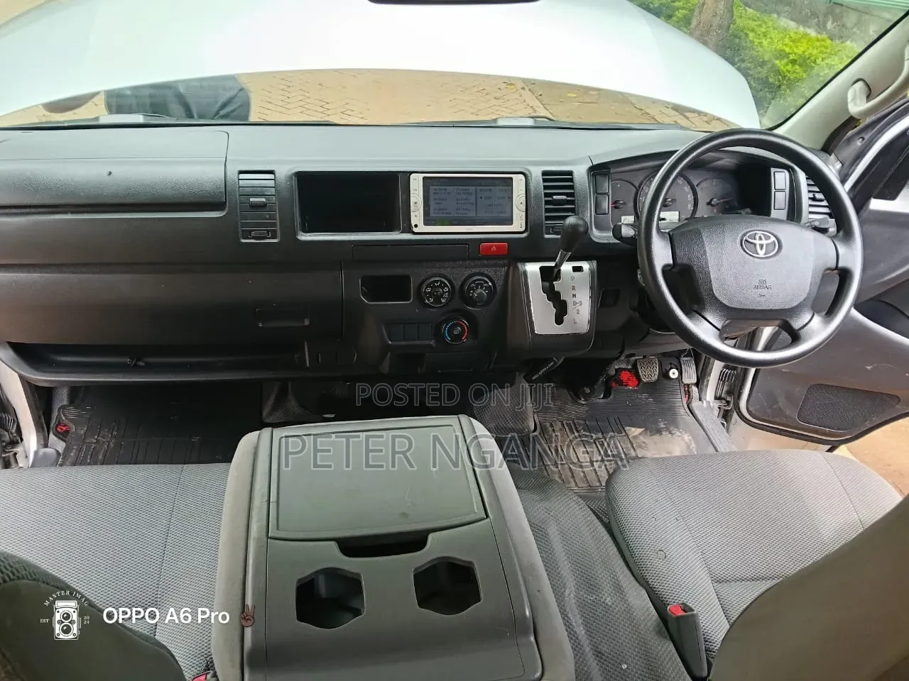 Toyota HiAce 2017 Silver