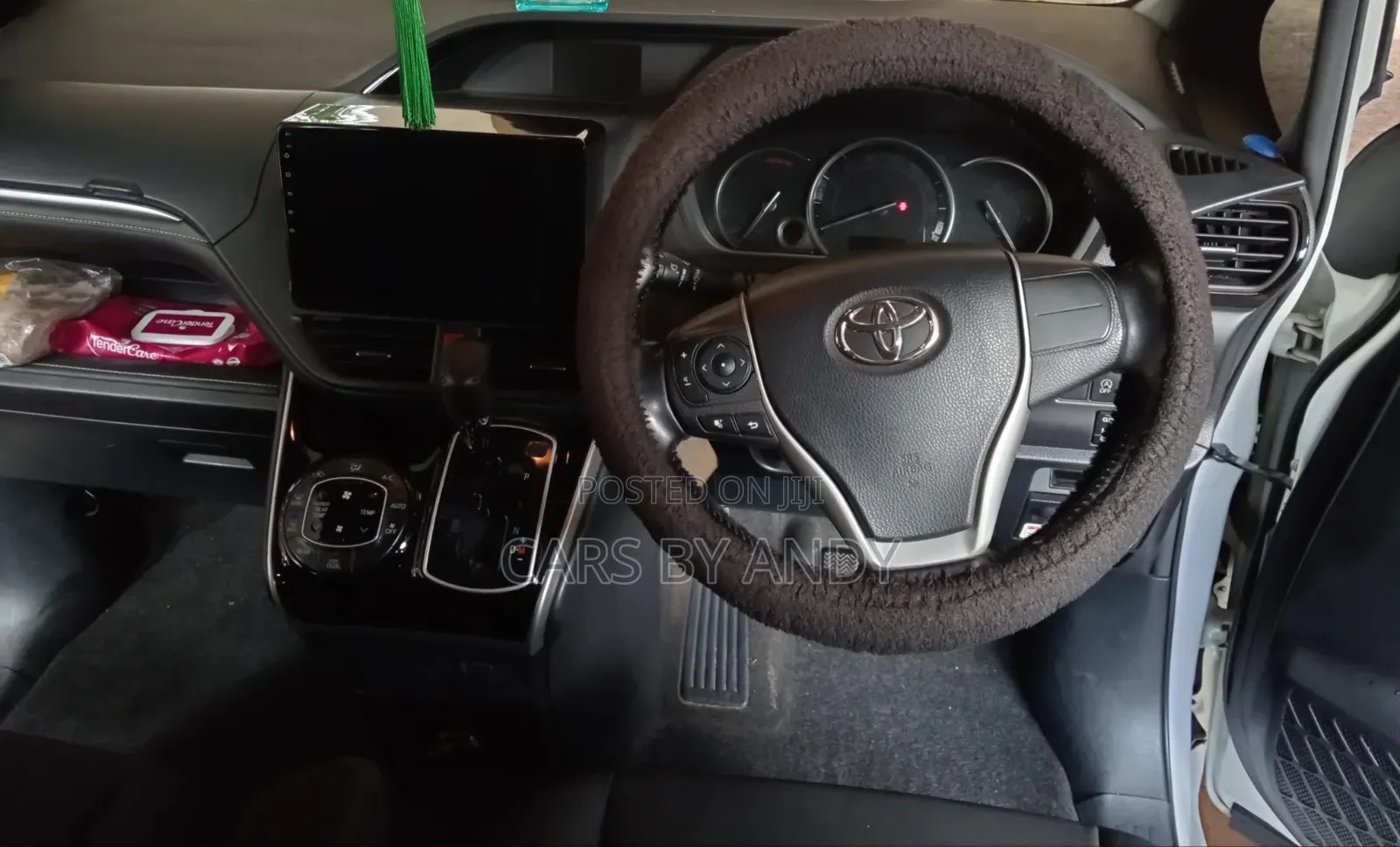 Toyota Voxy 2015 White