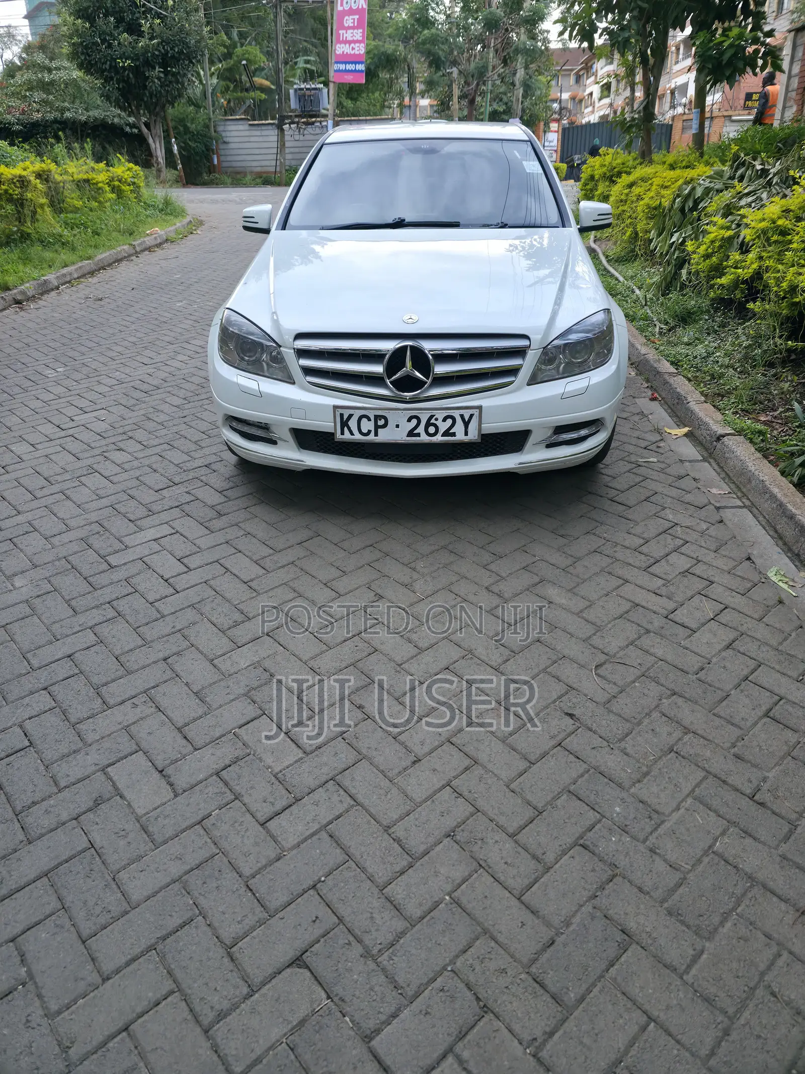 Mercedes-Benz C200 2011 White