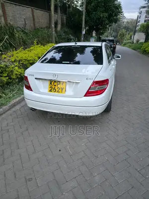 Mercedes-Benz C200 2011 White