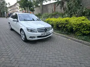 Mercedes-Benz C200 2011 White