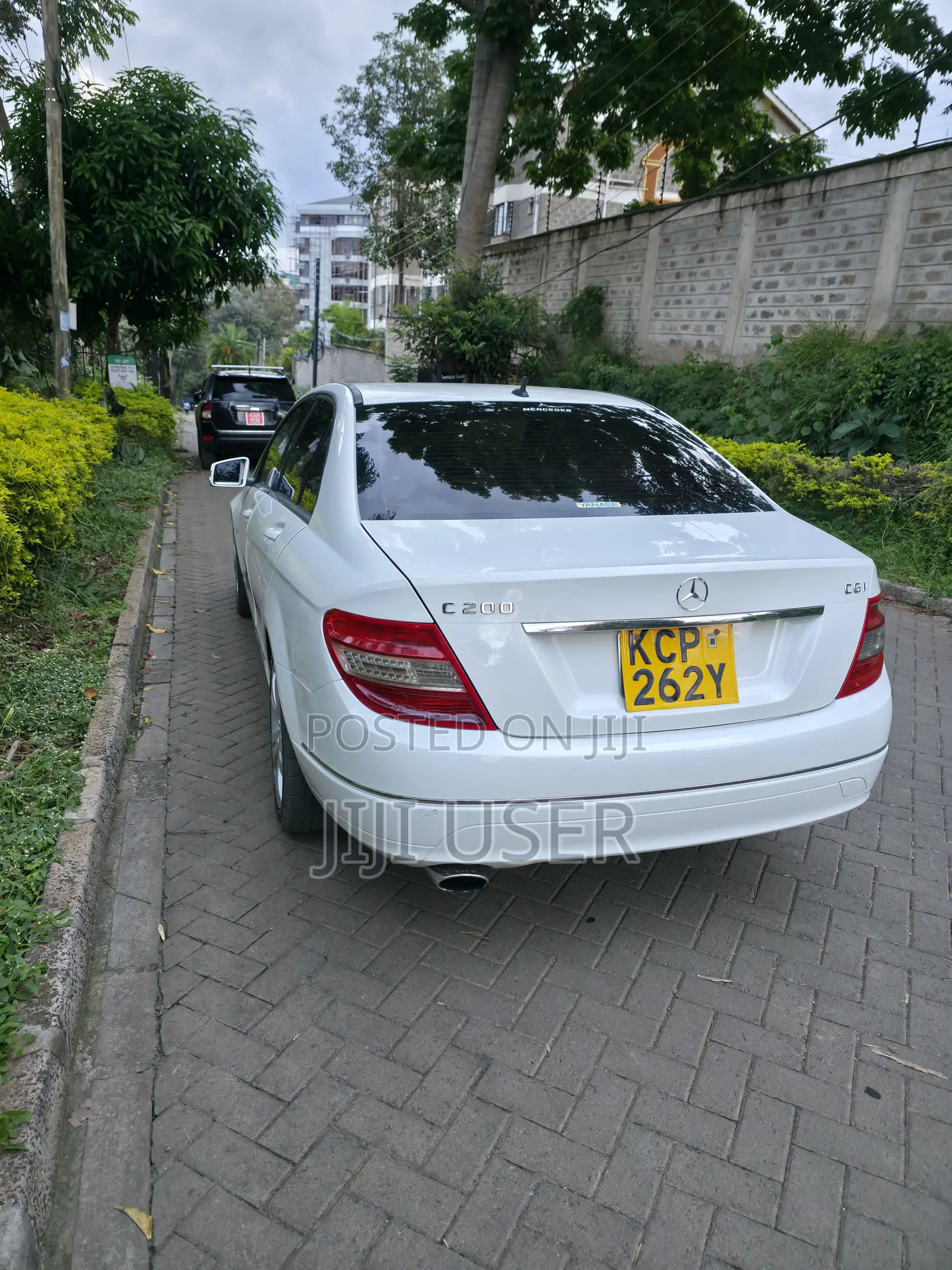 Mercedes-Benz C200 2011 White
