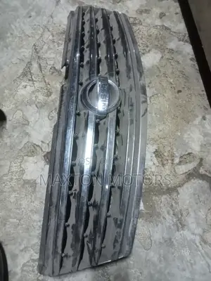 Grill Nissan Fuga Y50