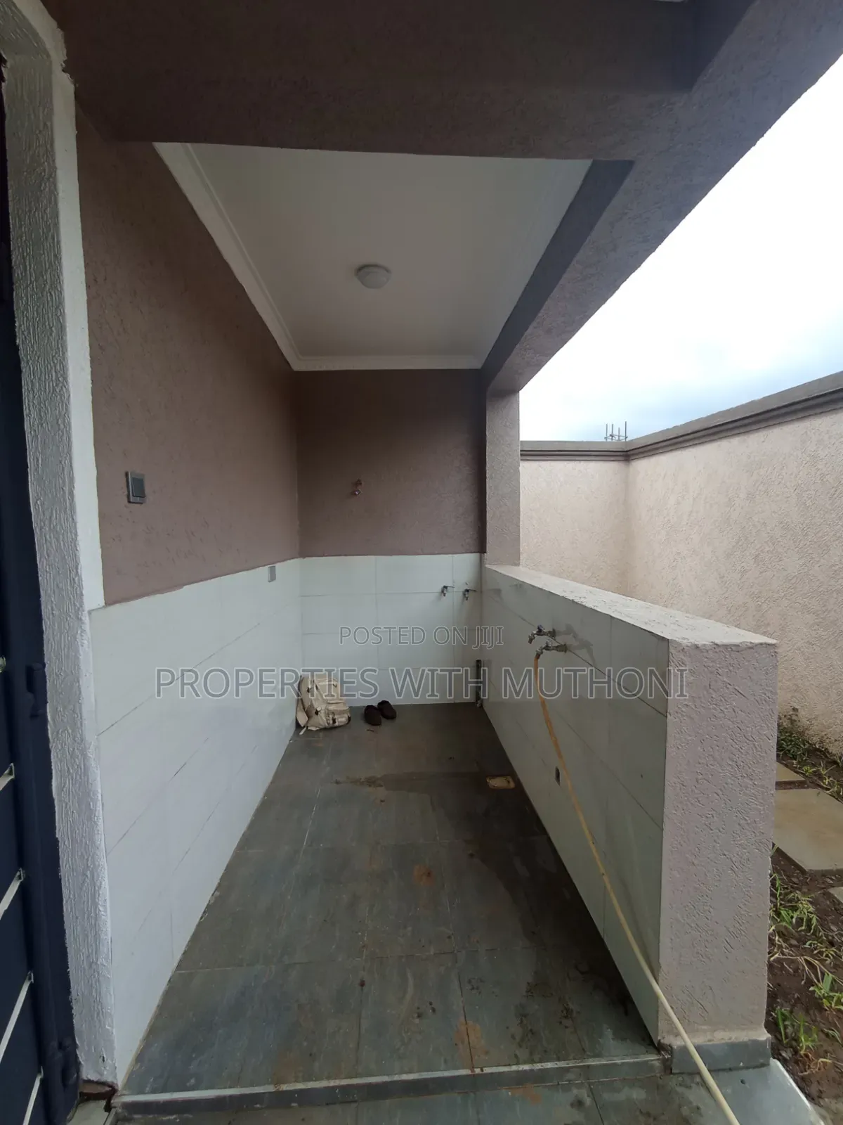 3bdrm Bungalow in Karai for sale